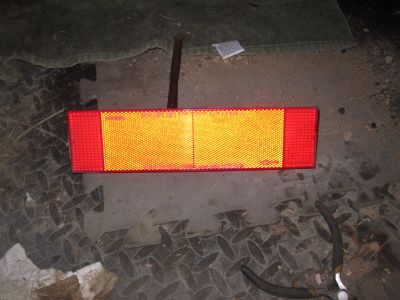 Rear center reflector
Keywords: 1984;goldwing;gl1200