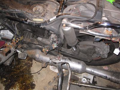 Left side passenger floorboard removed
Keywords: 1984;goldwing;gl1200