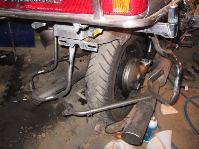 Rear fender splash guard removed
Keywords: 1984;goldwing;gl1200;splash;guard;rear