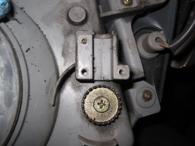 Attachment point on headlight of adjuster gear.
Keywords: 1984;goldwing;gl1200