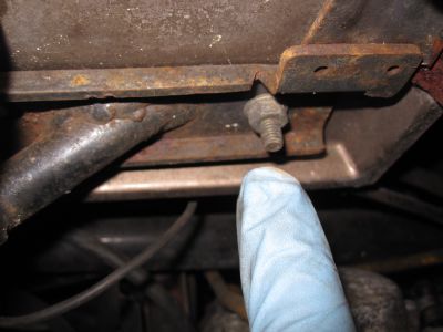 Showing location of lower front fairing mounting nuts.
Keywords: 1984;goldwing;gl1200
