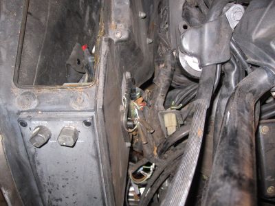 Fairing harness to frame harness junction block.  This was particularly difficult to get to.
Keywords: 1984;goldwing;gl1200