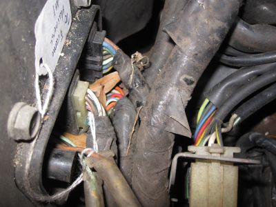 Fairing harness to frame harness junction block.  This was particularly difficult to get to.
Keywords: 1984;goldwing;gl1200;wiring