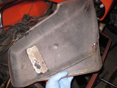 Backside of the left side panel.  There are some cracks, one of the pegs is missing, and one fell off right after this picture.
Keywords: goldwing;1987;gl1200