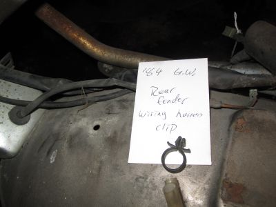 Showing location of retaining clip for wiring harness on rear fender.
Keywords: 1984;goldwing;gl1200;luggage;wiring