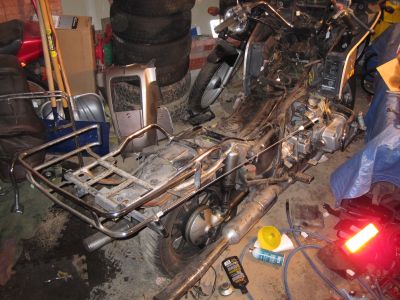 Top box removed
Keywords: 1984;goldwing;gl1200;luggage