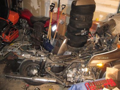 Saddlebag crash guard removed.
Keywords: 1984;goldwing;gl1200;saddle;bag