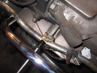 Showing position of left side middle grab bar bolt.  Note different size than rear bolt.
Keywords: 1984;goldwing;gl1200