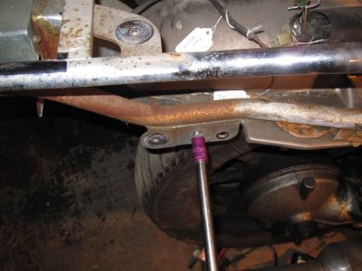 Removing right side rear bolt holding grab bar on
Keywords: 1984;goldwing;gl1200