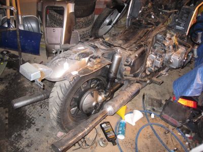 Grab bar removed.
Keywords: 1984;goldwing;gl1200